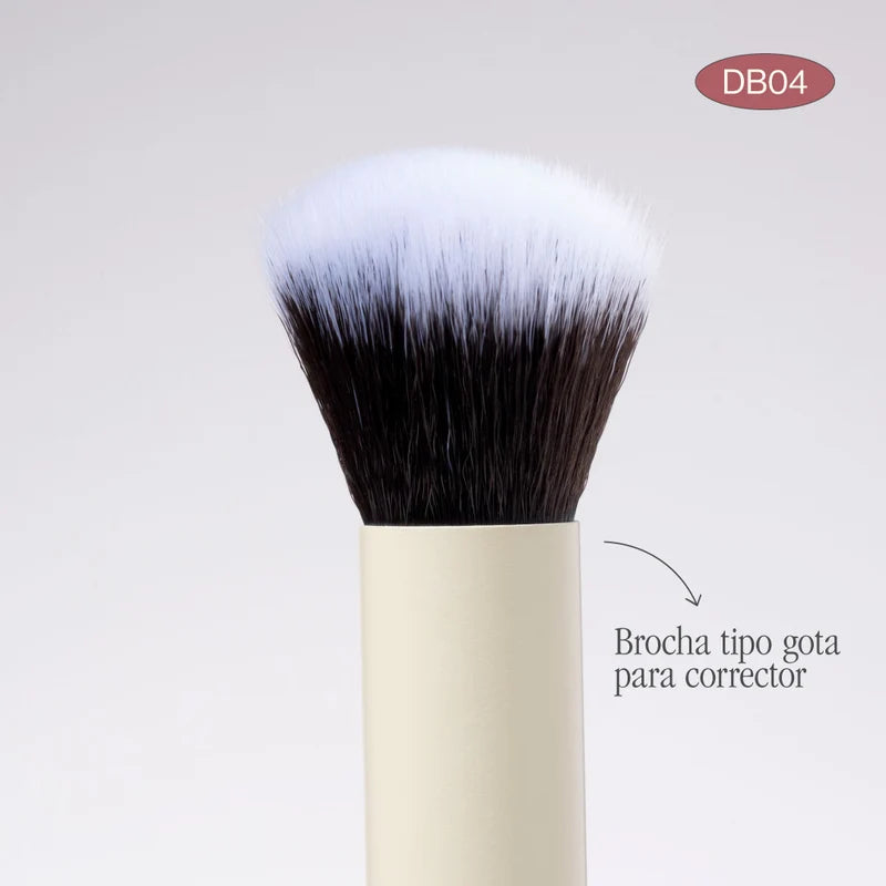 BROCHA KABUKI PARA BASE Y CORRECTOR  DB04